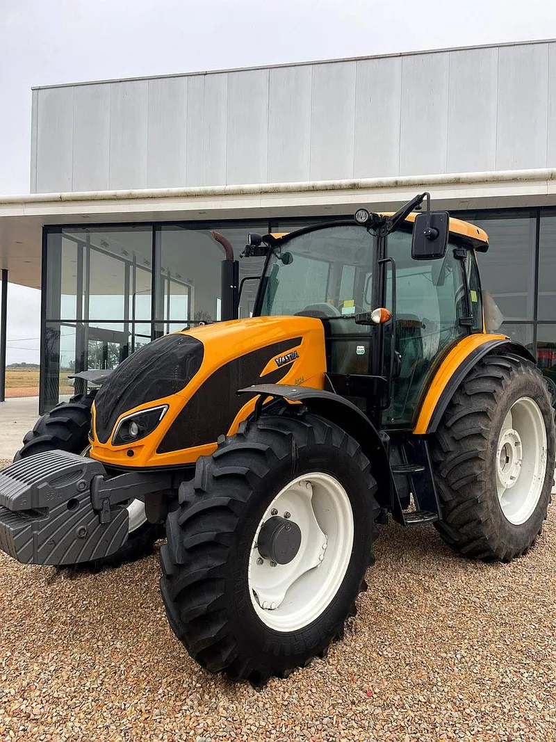 Valtra A 124H